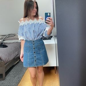 Denim snap up skirt by BDG Size: S